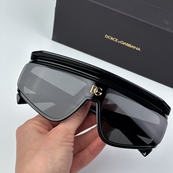 D&G DG6177 501/87 BRAND NEW Sunglasses Black Dark Grey Square Unisex main image 11